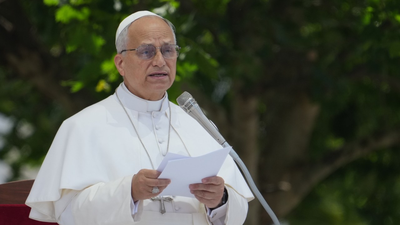 Photo of Pope Leo XIV Calls for Global ‘Disarmament’ of AI in Historic Encyclical