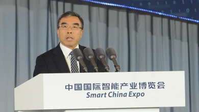 Photo of Huawei Unveils Tau Scaling Law to Challenge Moore’s Law Amid Supply-Chain Curbs